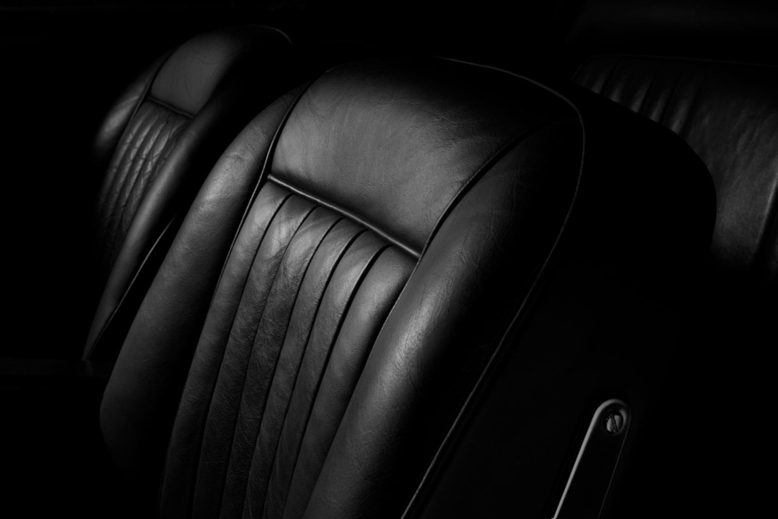 Aston Martin DB5 close-up 