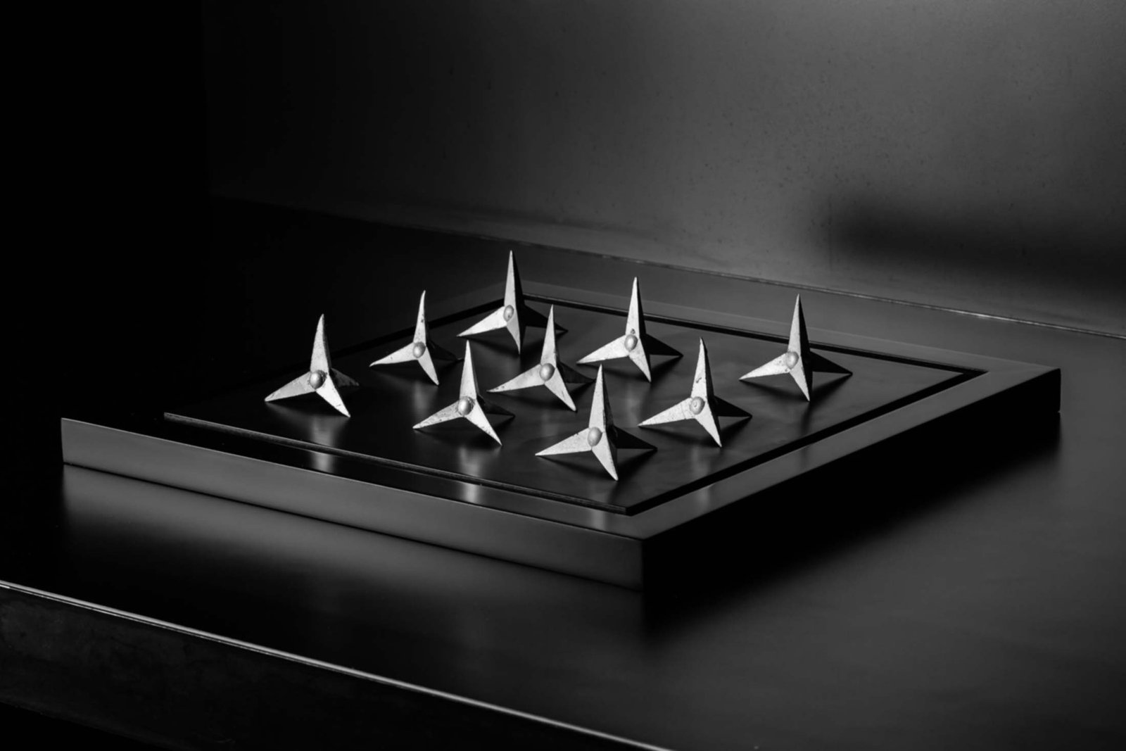 James Bond's nail release